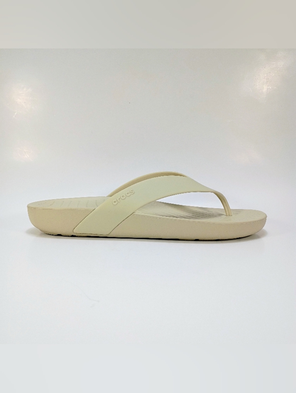 Crocs Splash Womens 7 Light Tan Lightweight Comfort Slip On Flip Flops Sandals